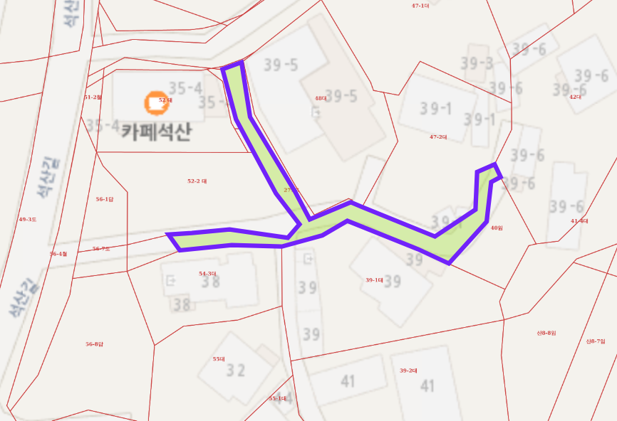 길 가운데 위치한 KT 통신타워 첨부 이미지